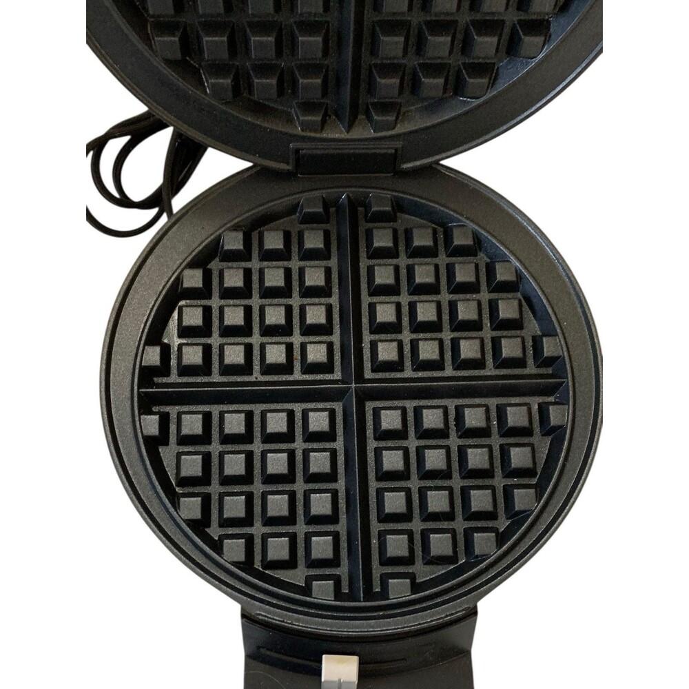 Cuisinart WMR-CA 5-Setting Browning Control Round Non-Stick Waffle Maker - Picture 3 of 9